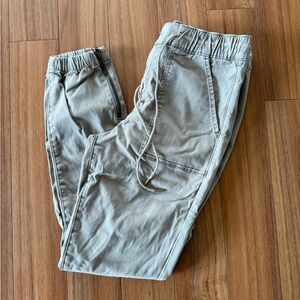 American Eagle Women’s light green joggers